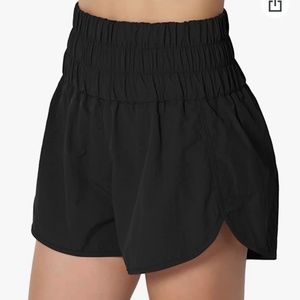 here is a photo of the free people shorts on!